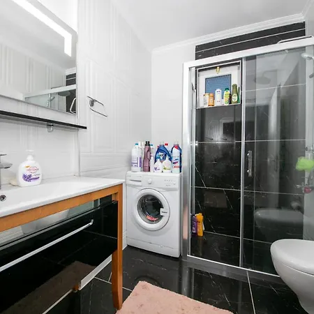 Villa London Daily Weekly