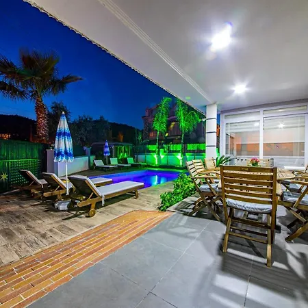 London Daily Weekly Vila Marmaris