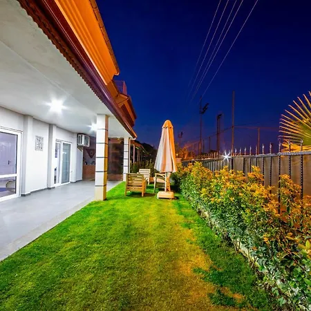 London Daily Weekly Vila Marmaris