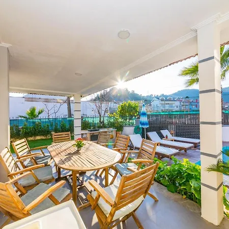 London Daily Weekly Vila Marmaris